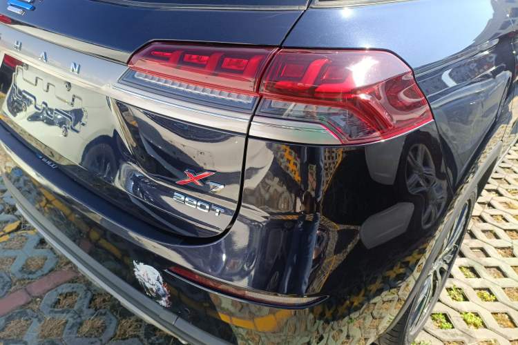 Used CHANGAN OSHAN X7 2021 1.5T Automatic Luxury Version Exterior 3