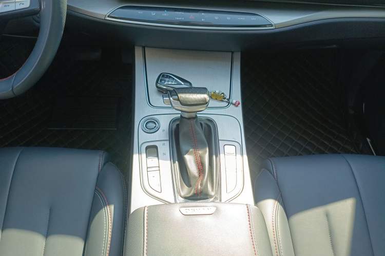 Used CHANGAN OSHAN X7 2021 1.5T Automatic Luxury Version Gear Lever