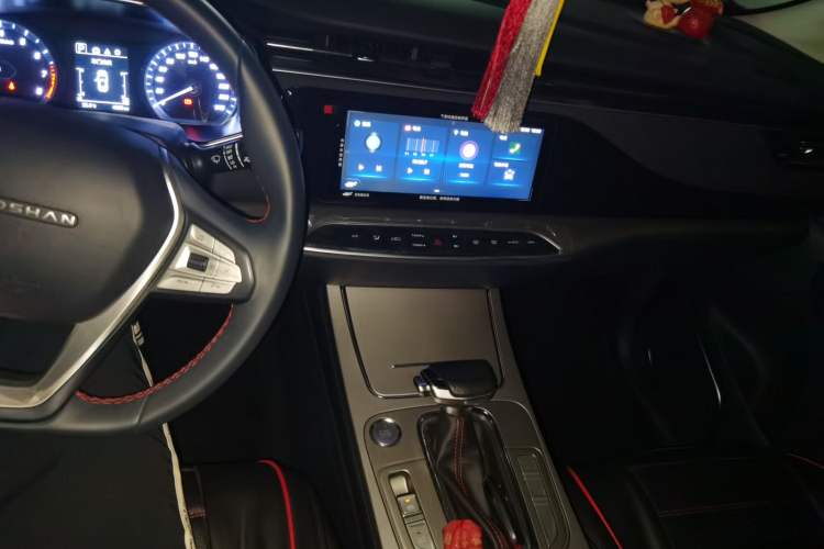 Used CHANGAN OSHAN X7 2021 1.5T Automatic Luxury Version Gear Lever