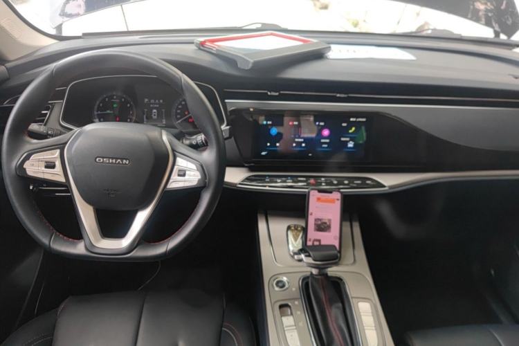 Used CHANGAN OSHAN X7 2021 1.5T Automatic Luxury Version Interior 1