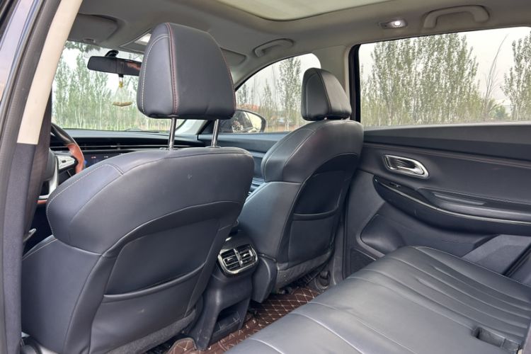 Used CHANGAN OSHAN X7 2021 1.5T Automatic Luxury Version Interior 3
