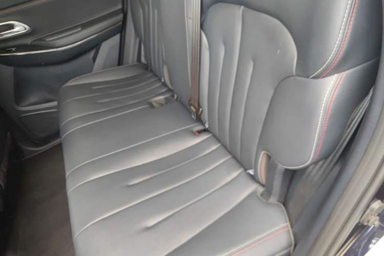 Used CHANGAN OSHAN X7 2021 1.5T Automatic Luxury Version Interior 4