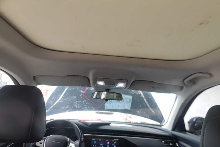 Used CHANGAN OSHAN X7 2021 1.5T Automatic Luxury Version Interior 5