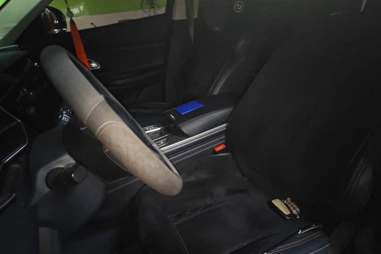 Used CHANGAN OSHAN X7 2021 1.5T Automatic Luxury Model Left Front Seat