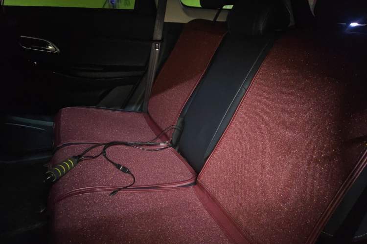 Used CHANGAN OSHAN X7 2021 1.5T Automatic Luxury Model Left Rear Seat