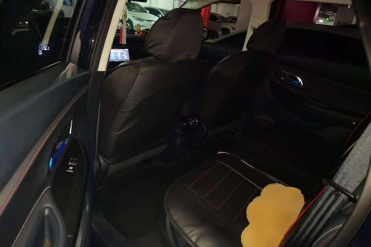 Used CHANGAN OSHAN X7 2021 1.5T Automatic Luxury Version Left Rear Seat