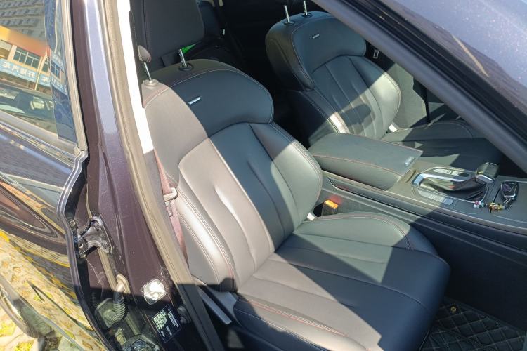 Used CHANGAN OSHAN X7 2021 1.5T Automatic Luxury Version Right Front Seat