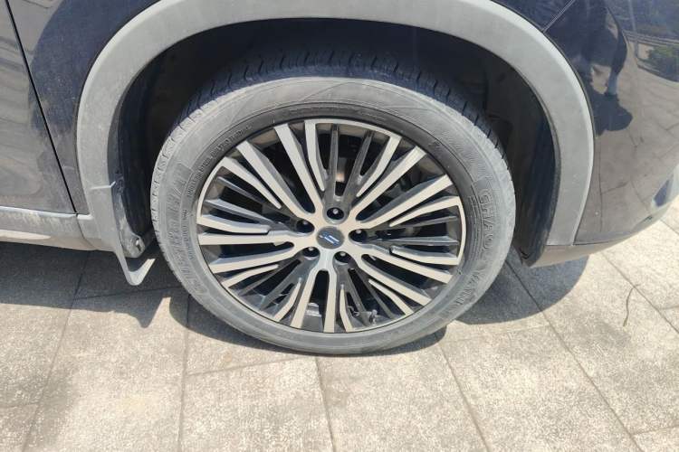 Used CHANGAN OSHAN X7 2021 1.5T Automatic Luxury Model Right Front Wheel Hub