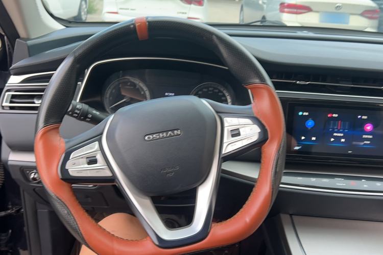 Used CHANGAN OSHAN X7 2021 1.5T Automatic Luxury Version Steering Wheel