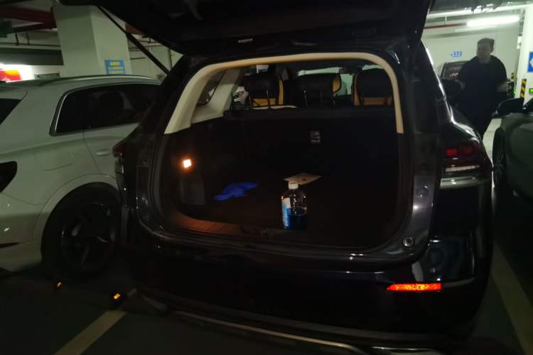 Used CHANGAN OSHAN X7 2021 1.5T Automatic Luxury Version Trunk