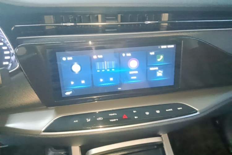 Used CHANGAN OSHAN X7 2021 1.5T Automatic Luxury Version Audio And AC Panel
