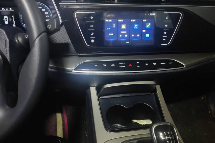 Used CHANGAN OSHAN X7 2021 1.5T Manual Luxury Version Audio And AC Panel