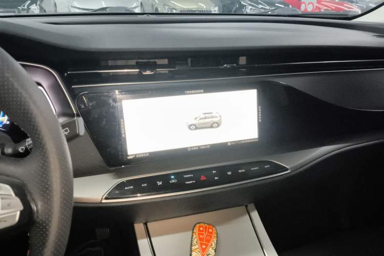 Used CHANGAN OSHAN X7 2021 1.5T Automatic Luxury Model Audio And AC Panel