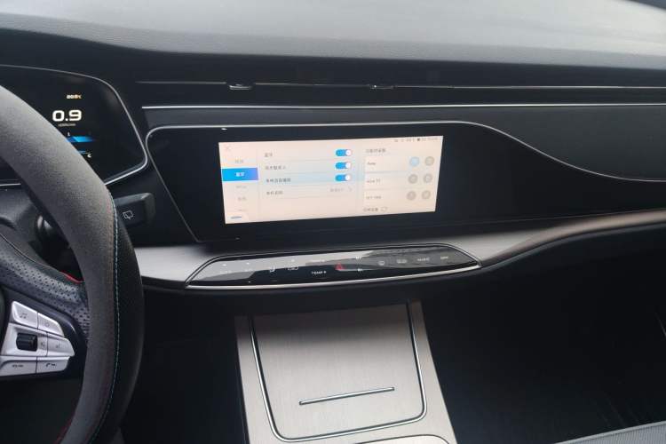 Used CHANGAN OSHAN X7 2021 1.5T Space Freedom Edition with Automatic Parking and Facial Recognition Audio And AC Panel