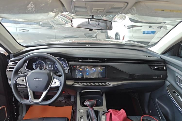 Used CHANGAN OSHAN X7 2021 1.5T Automatic Luxury Version Center Console