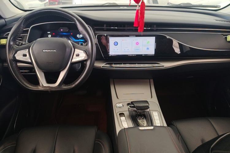 Used CHANGAN OSHAN X7 2021 1.5T Space Freedom Edition with Automatic Parking and Facial Recognition Center Console