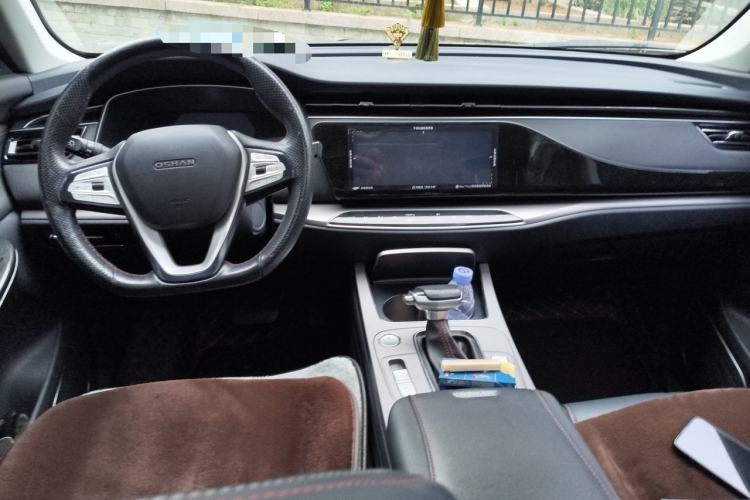 Used CHANGAN OSHAN X7 2021 1.5T Automatic Luxury Model Center Console