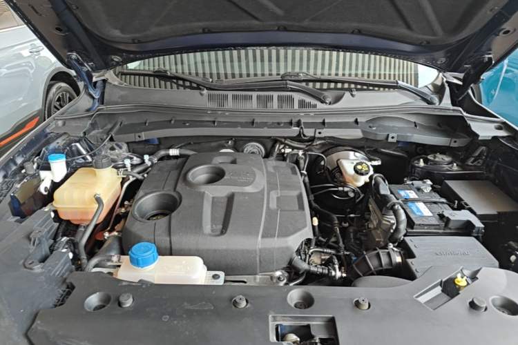 Used CHANGAN OSHAN X7 2021 1.5T Automatic Luxury Version Engine Bay