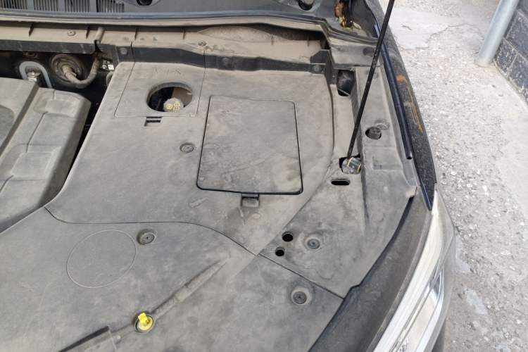 Used CHANGAN OSHAN X7 2021 1.5T Automatic Pilot Version Engine Bay Left