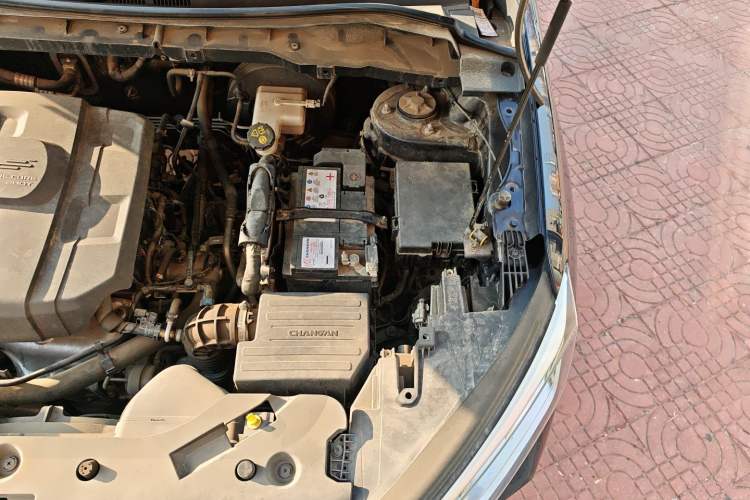 Used CHANGAN OSHAN X7 2021 1.5T Automatic Geeker Edition Engine Bay Left