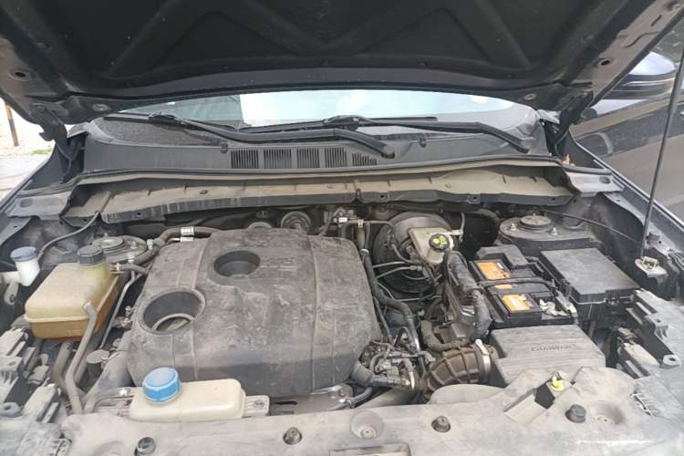 Used CHANGAN OSHAN X7 2021 1.5T Automatic Luxury Version Engine Bay