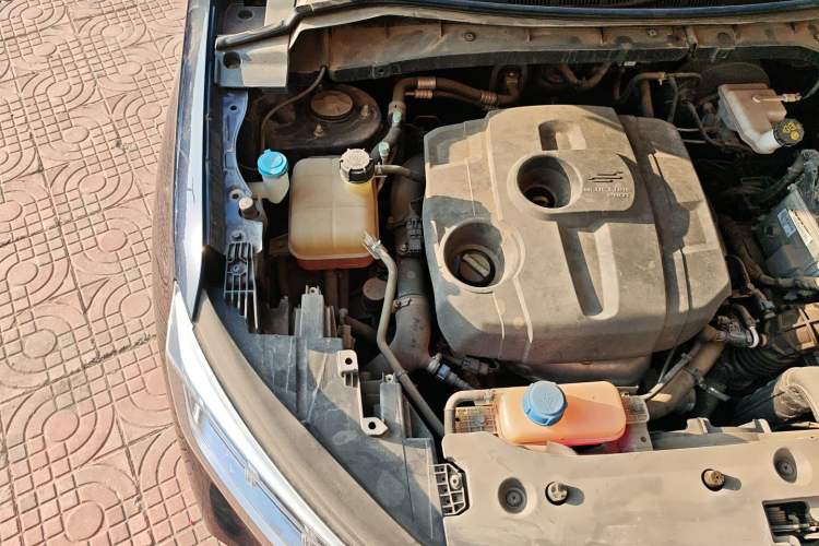 Used CHANGAN OSHAN X7 2021 1.5T Automatic Geeker Edition Engine Bay Right