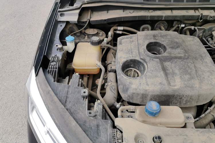 Used CHANGAN OSHAN X7 2021 1.5T Automatic Luxury Version Engine Bay Right