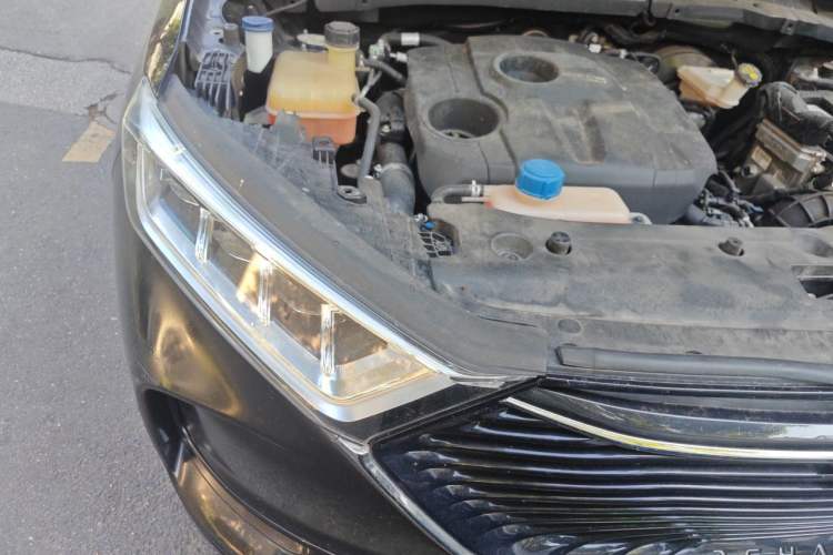 Used CHANGAN OSHAN X7 2021 1.5T Automatic Luxury Model Engine Bay Right