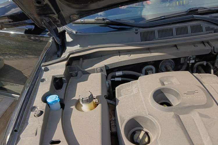 Used CHANGAN OSHAN X7 2021 1.5T Automatic Pilot Version Engine Bay Right