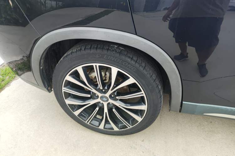 Used CHANGAN OSHAN X7 2021 1.5T Space Freedom Edition with Automatic Parking and Facial Recognition Exterior 5