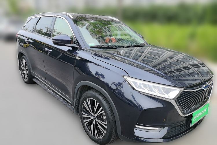 Used CHANGAN OSHAN X7 2021 1.5T Automatic Luxury Version Front Right 45 Deg