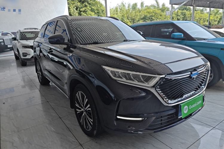 Used CHANGAN OSHAN X7 2021 1.5T Automatic Luxury Version Front Right 45 Deg