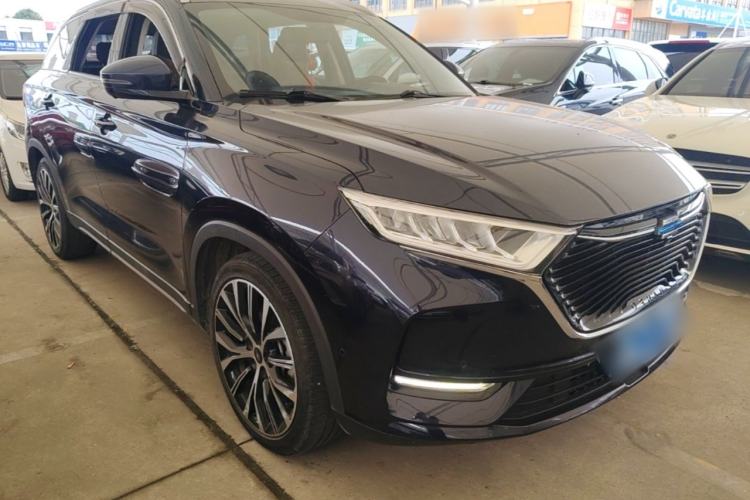 Used CHANGAN OSHAN X7 2021 1.5T Space Freedom Edition with Automatic Parking and Facial Recognition Front Right 45 Deg