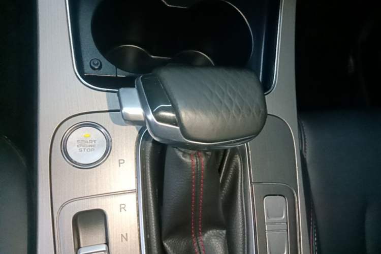 Used CHANGAN OSHAN X7 2021 1.5T Automatic Luxury Version Gear Lever