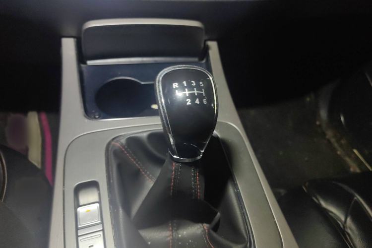 Used CHANGAN OSHAN X7 2021 1.5T Manual Luxury Version Gear Lever