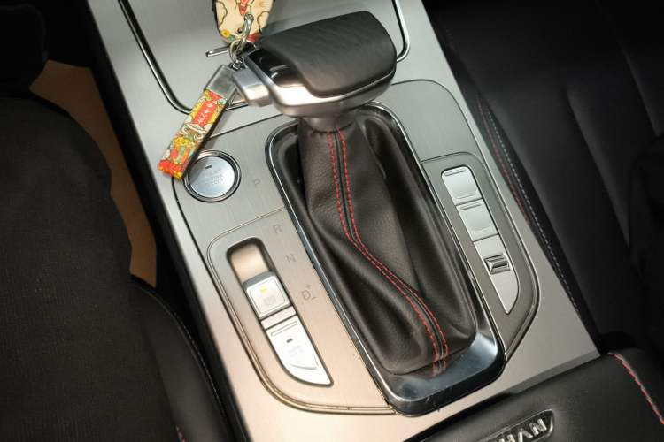 Used CHANGAN OSHAN X7 2021 1.5T Automatic Luxury Model Gear Lever