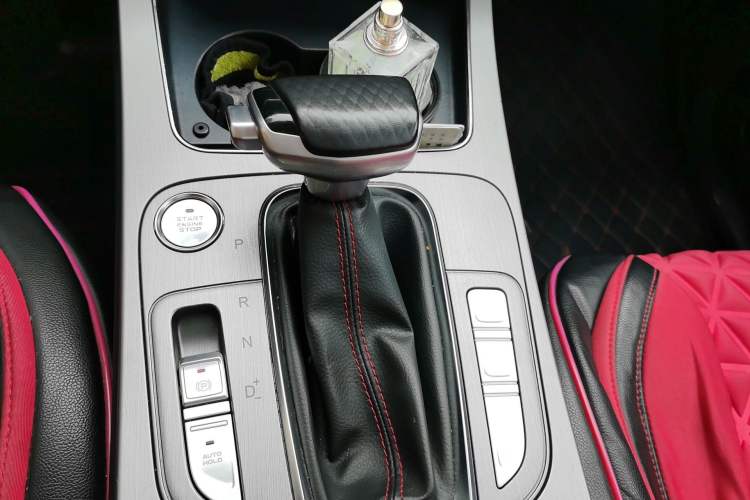 Used CHANGAN OSHAN X7 2021 1.5T Automatic Luxury Version Gear Lever