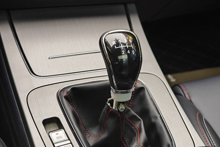 Used CHANGAN OSHAN X7 2021 1.5T Manual Luxury Version Gear Lever
