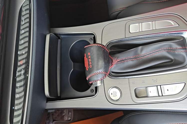 Used CHANGAN OSHAN X7 2021 1.5T Automatic Luxury Version Gear Lever