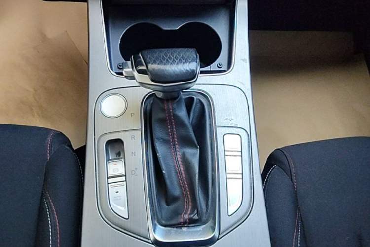 Used CHANGAN OSHAN X7 2021 1.5T Automatic Elite Edition Gear Lever