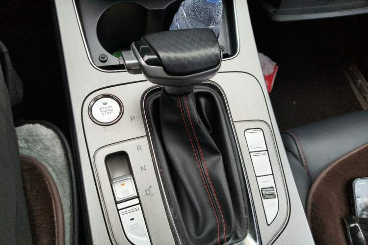 Used CHANGAN OSHAN X7 2021 1.5T Automatic Luxury Model Gear Lever