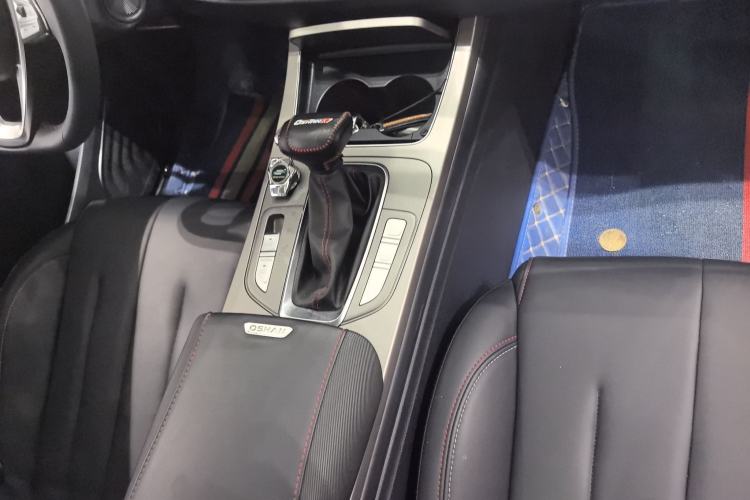 Used CHANGAN OSHAN X7 2021 1.5T Automatic Luxury Version Gear Lever