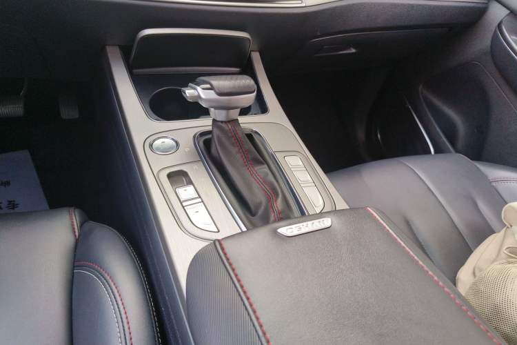 Used CHANGAN OSHAN X7 2021 1.5T Automatic Luxury Version Gear Lever