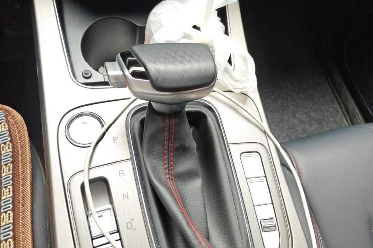 Used CHANGAN OSHAN X7 2021 1.5T Automatic Luxury Model Gear Lever