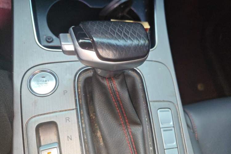 Used CHANGAN OSHAN X7 2021 1.5T Automatic Luxury Model Gear Lever