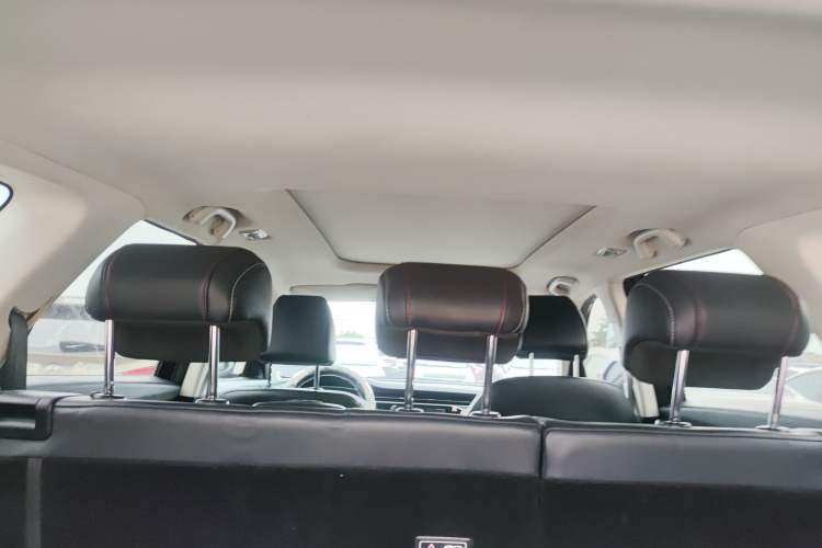 Used CHANGAN OSHAN X7 2021 1.5T Space Freedom Edition with Automatic Parking and Facial Recognition Headliner
