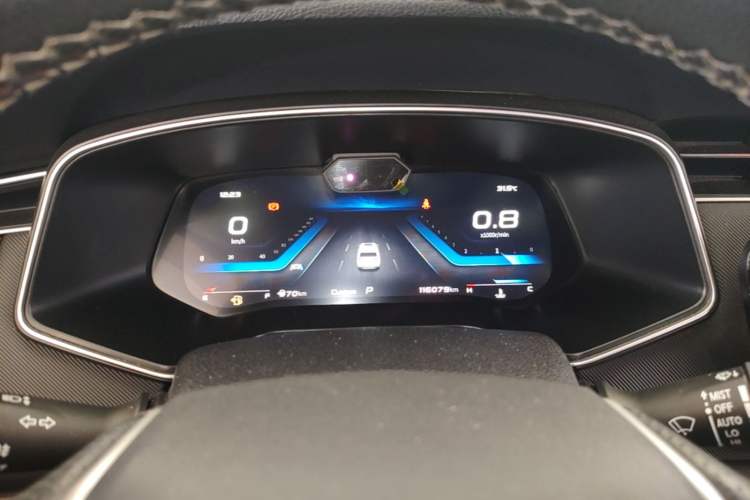 Used CHANGAN OSHAN X7 2021 1.5T Space Freedom Edition with Automatic Parking and Facial Recognition Instrument Cluster