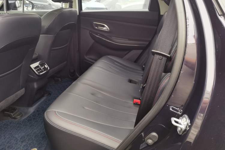 Used CHANGAN OSHAN X7 2021 1.5T Automatic Luxury Version Interior 1