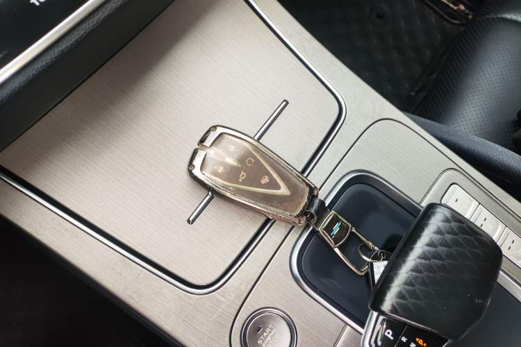 Used CHANGAN OSHAN X7 2021 1.5T Space Freedom Edition with Automatic Parking and Facial Recognition Interior 1