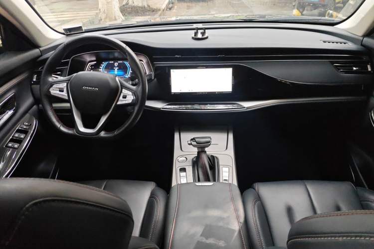 Used CHANGAN OSHAN X7 2021 1.5T Automatic Luxury Model Interior 2